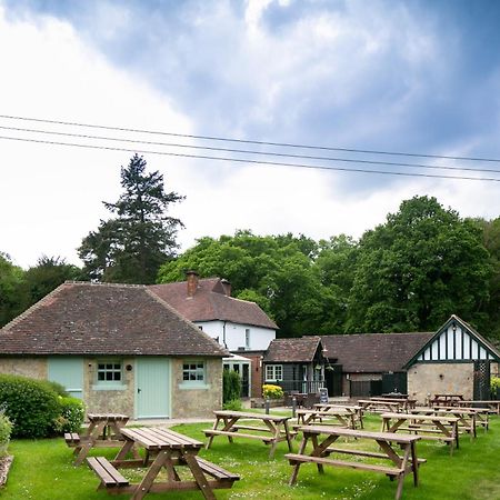 The Cowdray Arms Bed & Breakfast Worth  Bagian luar foto