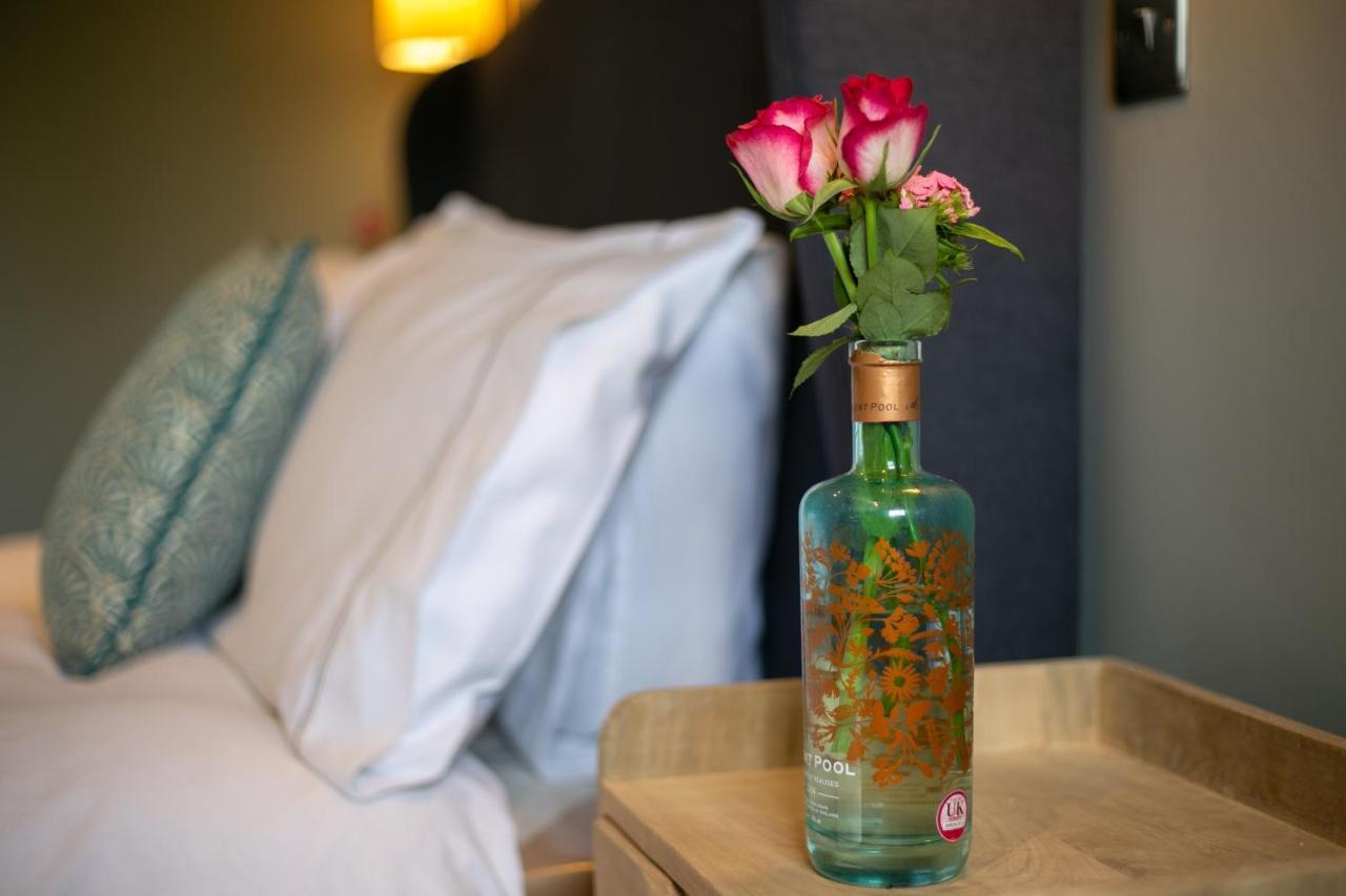 The Cowdray Arms Bed & Breakfast Worth  Bagian luar foto