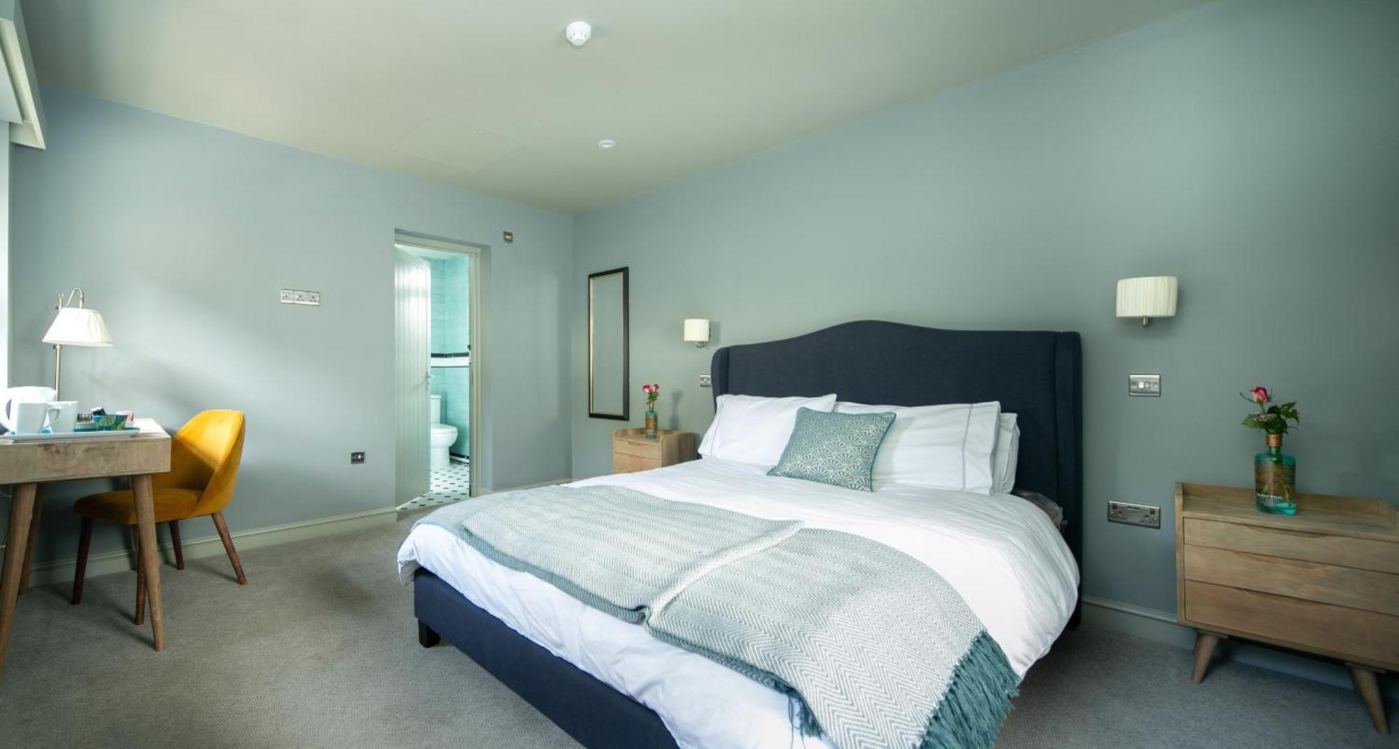 The Cowdray Arms Bed & Breakfast Worth  Ruang foto