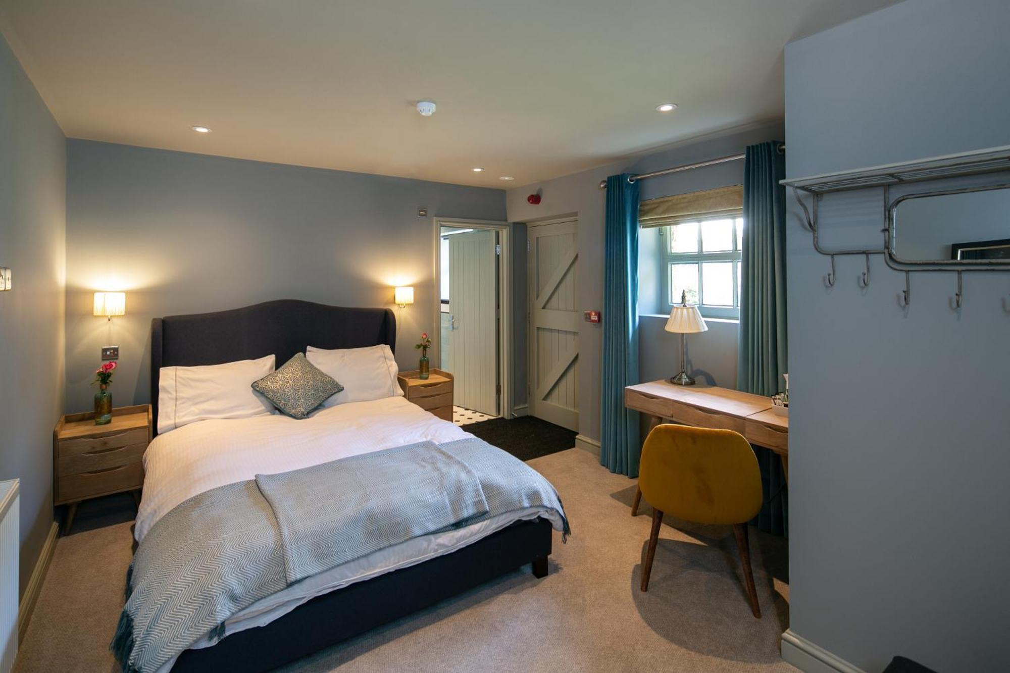 The Cowdray Arms Bed & Breakfast Worth  Ruang foto