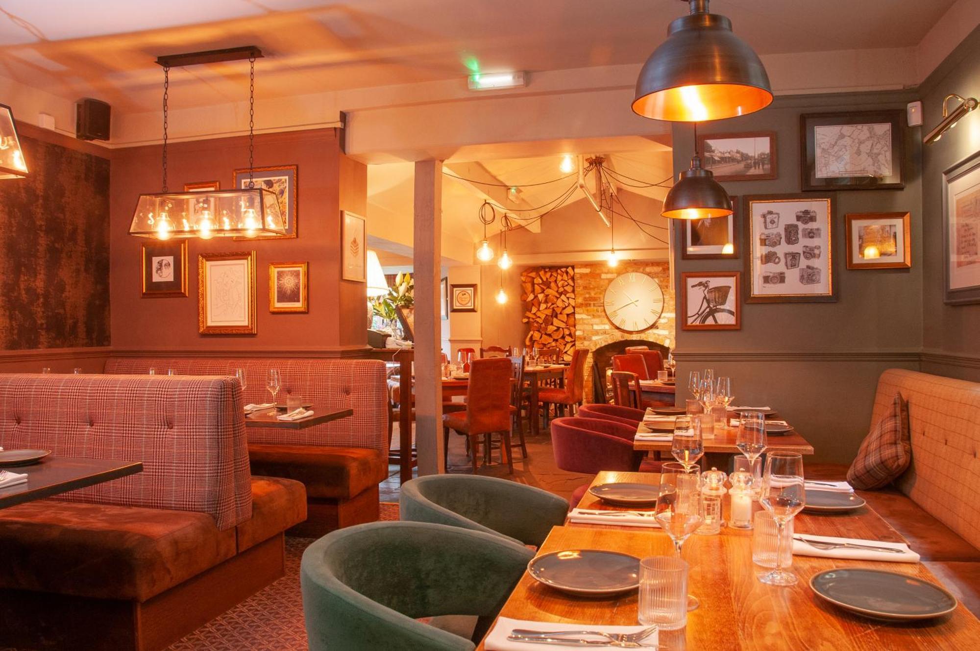 The Cowdray Arms Bed & Breakfast Worth  Bagian luar foto