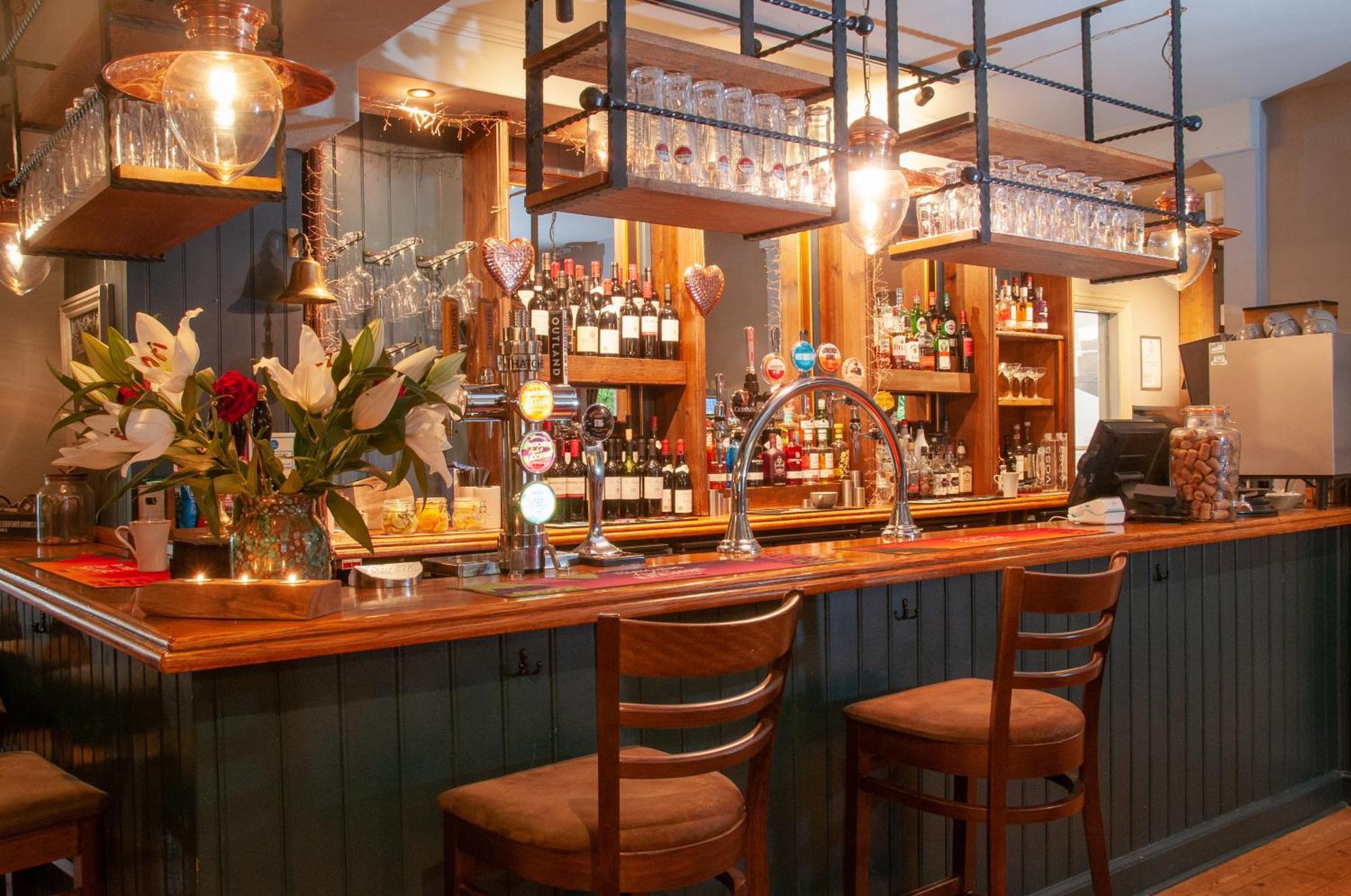 The Cowdray Arms Bed & Breakfast Worth  Bagian luar foto
